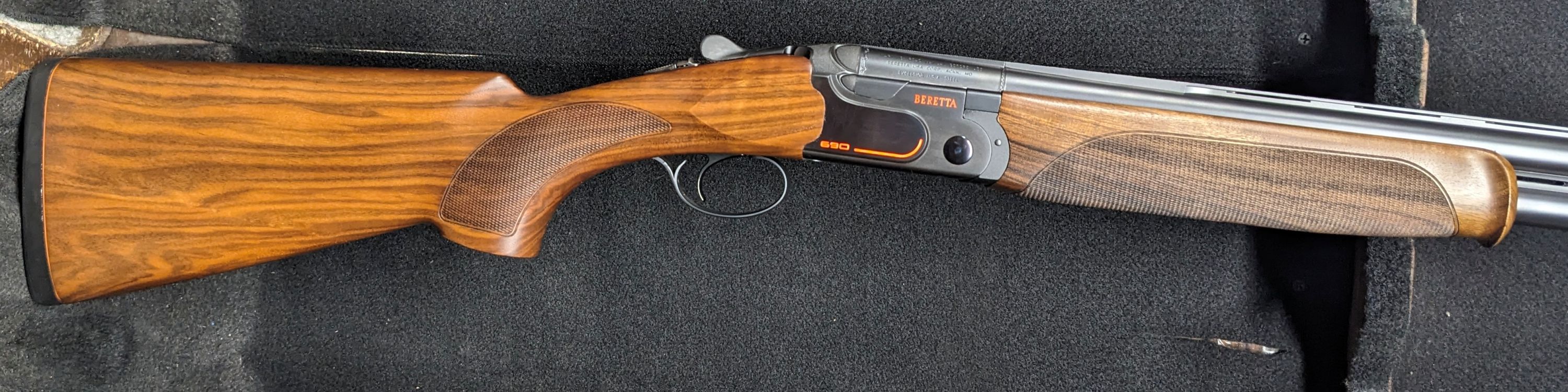 Beretta 690 Black